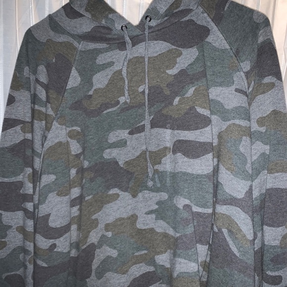 Torrid cropped camo hoodie - Picture 2 of 4